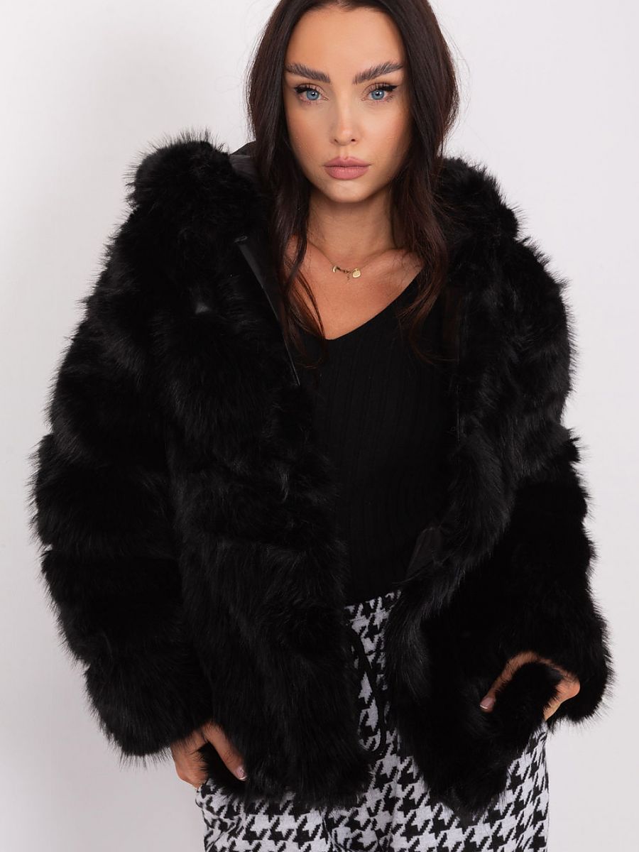 Veste Fourrure – Capuche et Fermeture Scratch